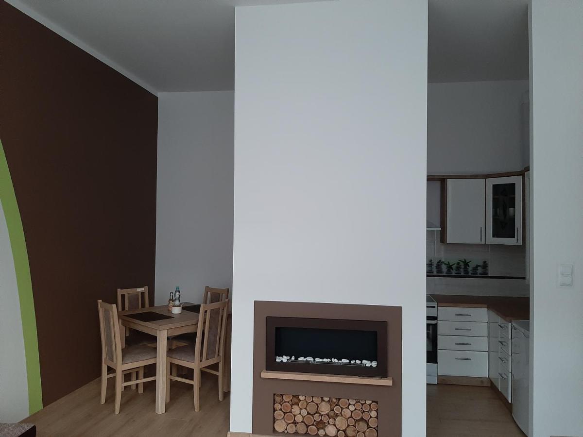 Apartament Nad Jeziorem オレツコ エクステリア 写真