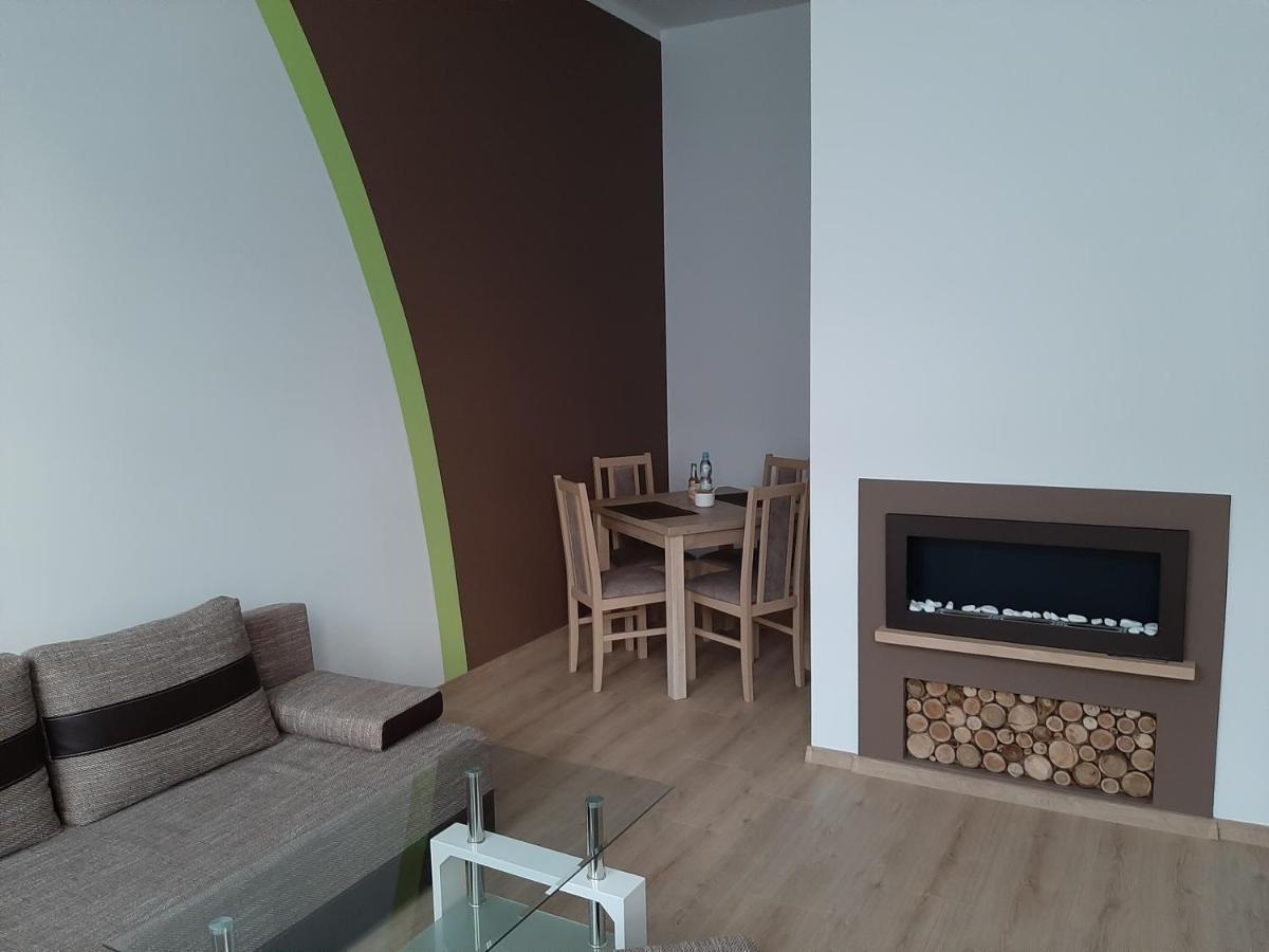 Apartament Nad Jeziorem オレツコ エクステリア 写真